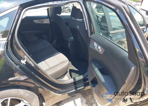 2024 Kia Forte Lxs z USA, uszkodzony, nr VIN 3KPF24ADXRE707432